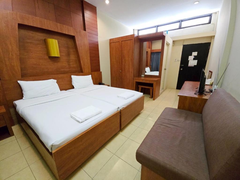 Rajata Hotel Bangkok Luaran gambar