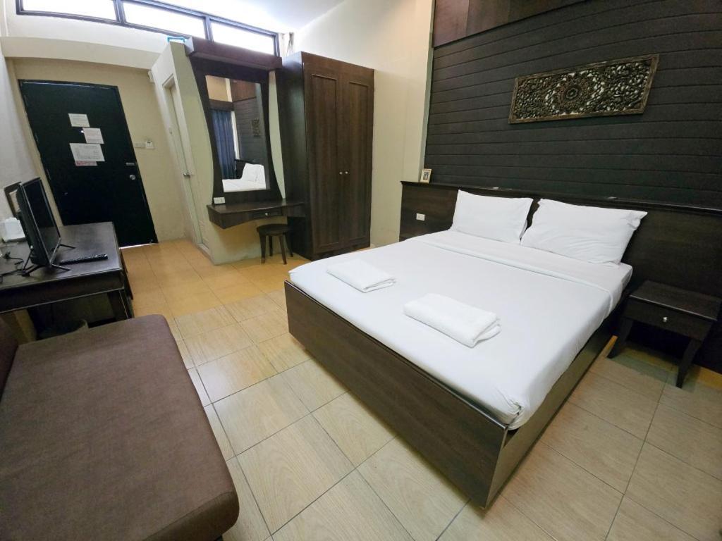 Rajata Hotel Bangkok Luaran gambar